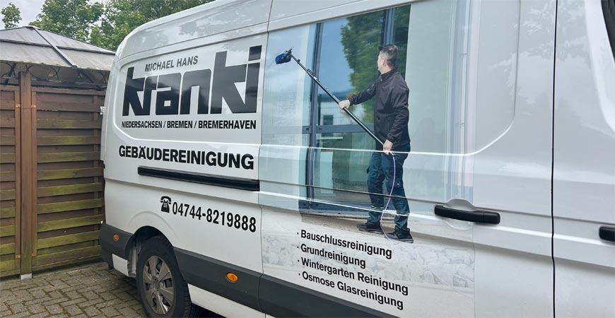 Spezialfahrzeug für Reinigung Solaranlagen