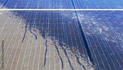 Solarmodule vor und nach Säuberung
